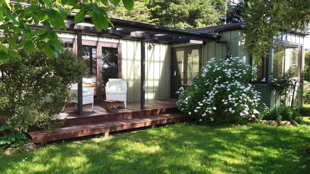 Idyllic Country Garden Guest House Manakau Bagian luar foto