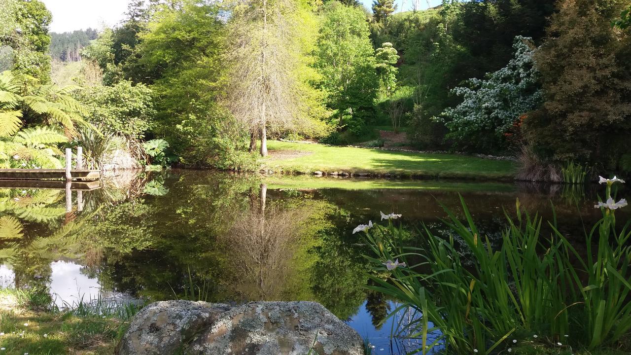 Idyllic Country Garden Guest House Manakau Bagian luar foto