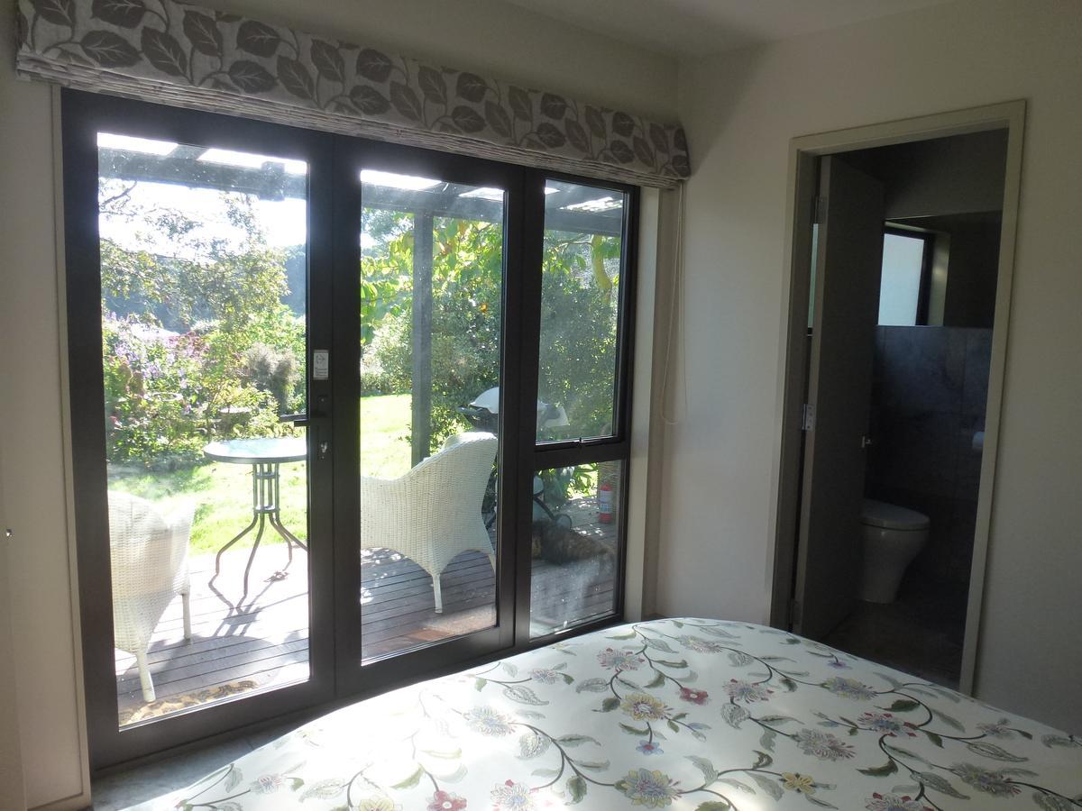 Idyllic Country Garden Guest House Manakau Bagian luar foto