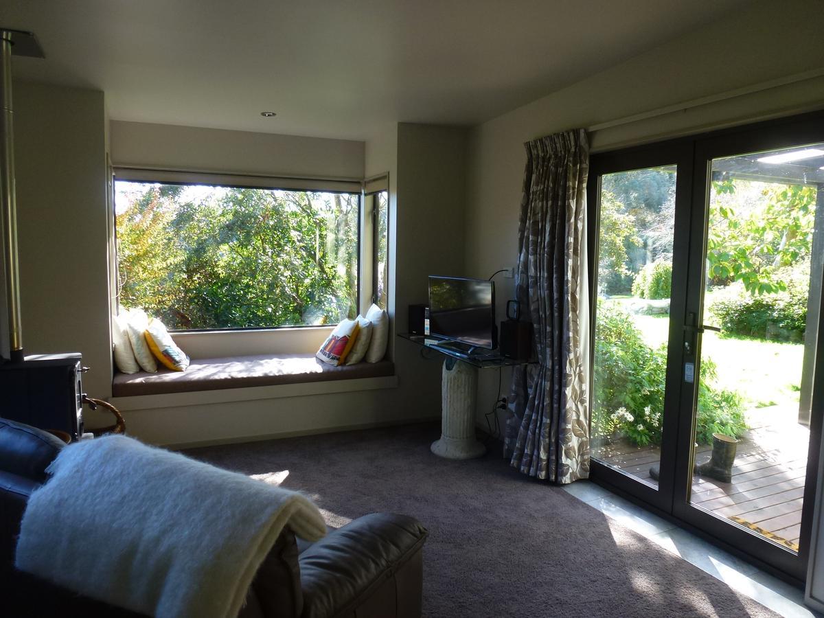 Idyllic Country Garden Guest House Manakau Bagian luar foto