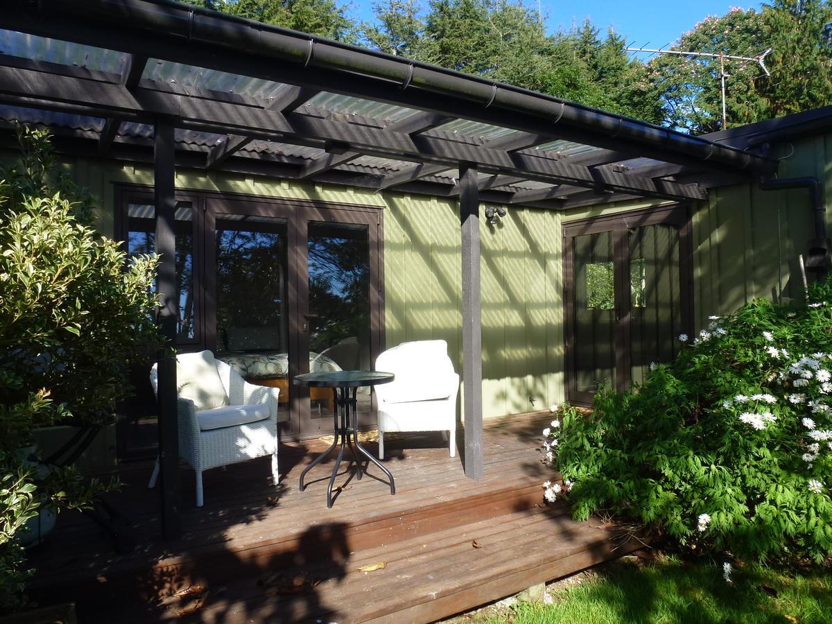 Idyllic Country Garden Guest House Manakau Bagian luar foto